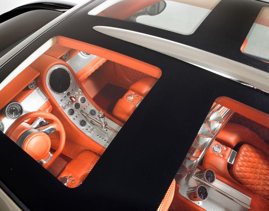 Интерьер Spyker D12 Peking-to-Paris Concept 2006 года  (фото 2 из 60)